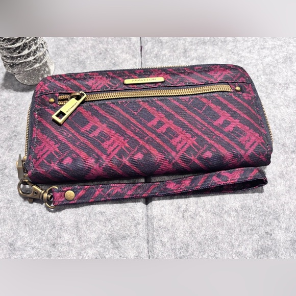 ✈️Travelon Zip Around RFID Blocking Anti-Theft Wristlet Wallet Clutch ✈️ - Picture 1 of 7